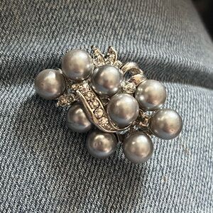 Beautiful Silver blue Pearl grape Cluster Brooch